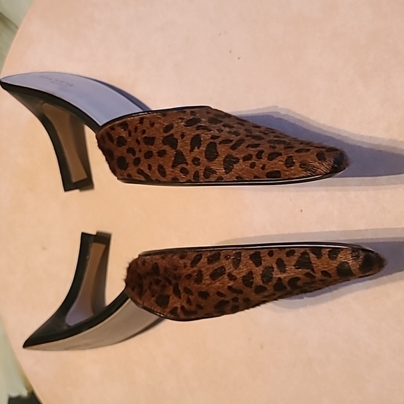 Preview International Brown Heels, size 9 - Picture 4 of 4